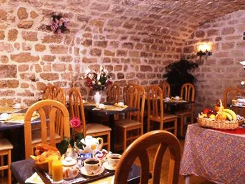 Hotel La Parizienne 3*